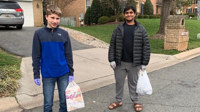 Two Sophomores Heroically Serve the Most Vulnerable People During Pandemic